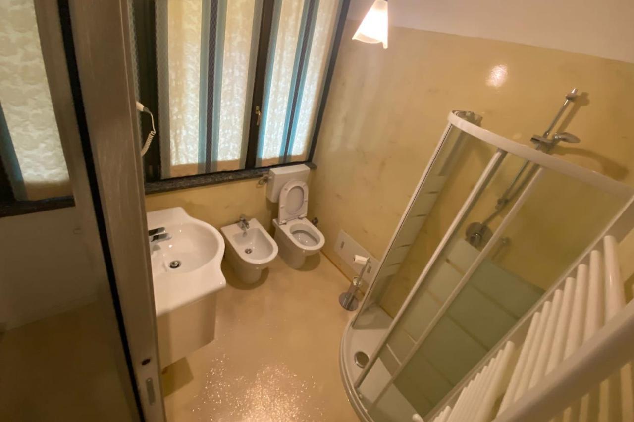 Macloud Pub B&B Sarnico Buitenkant foto