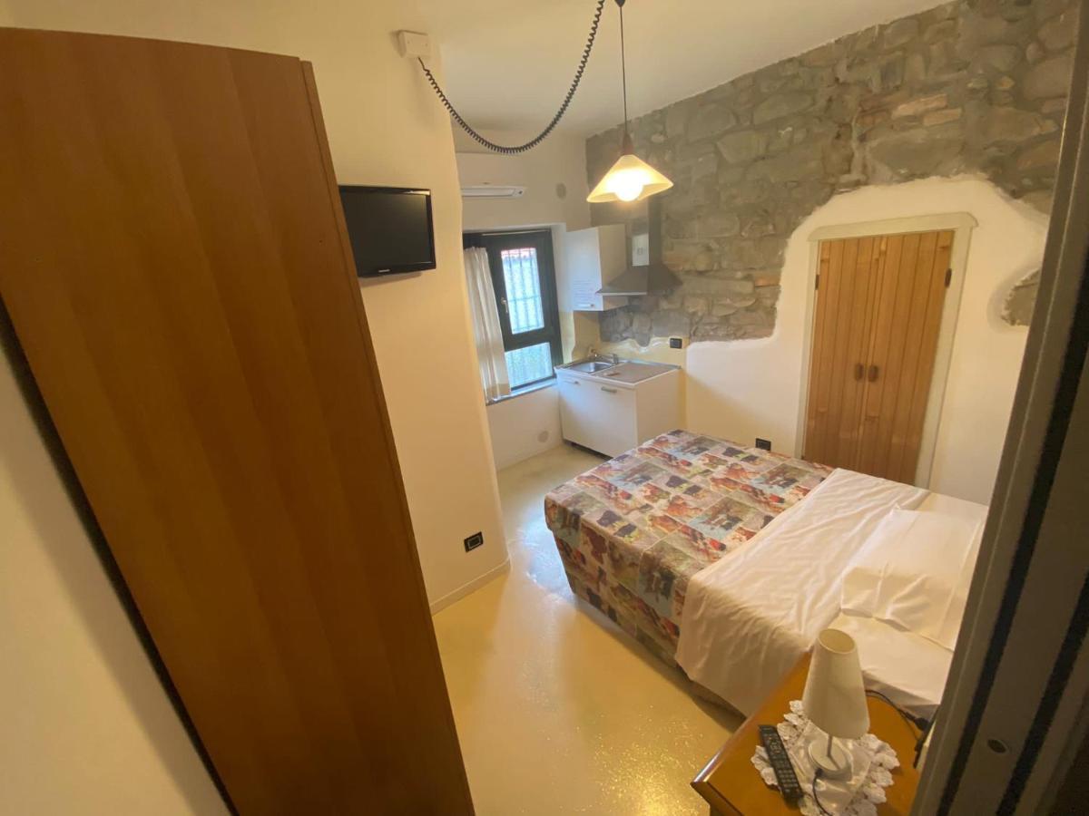 Macloud Pub B&B Sarnico Buitenkant foto