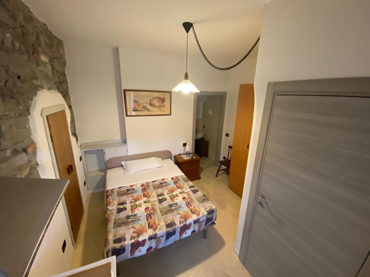 Macloud Pub B&B Sarnico Buitenkant foto